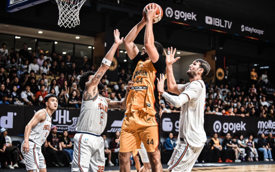 Hasil Lengkap IBL Playoffs 2025: Kompak, Pelita Jaya dan Dewa United Basketball Raih Kemenangan