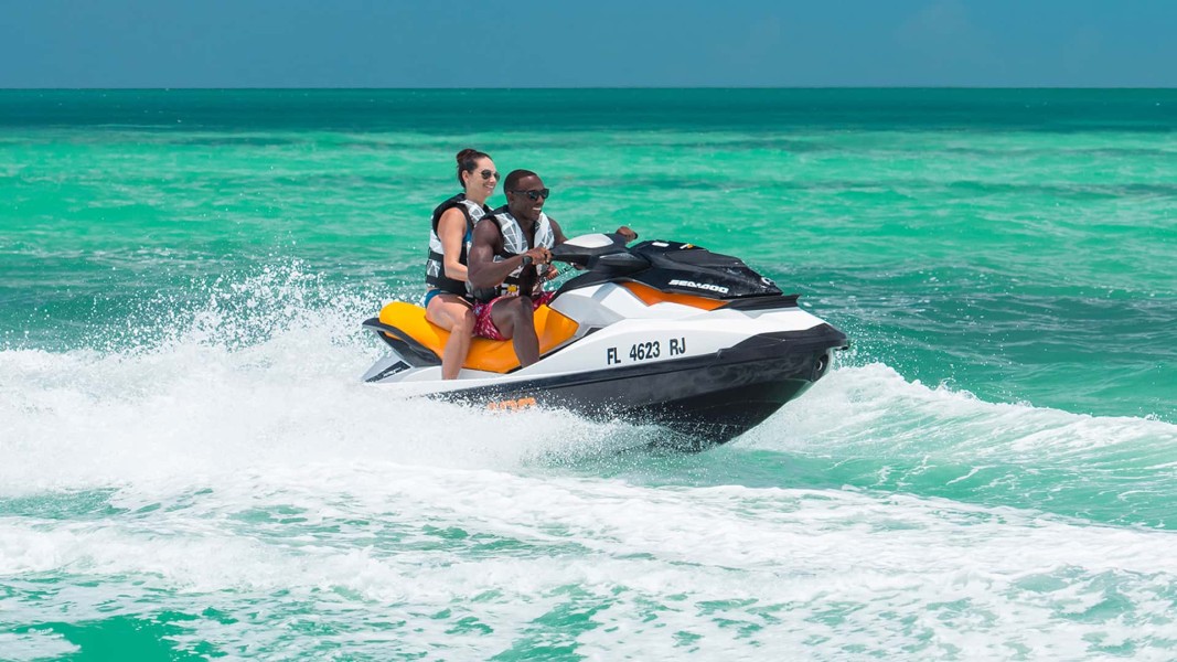 Jet Ski Pemula: Panduan Seru Menjelajahi Laut