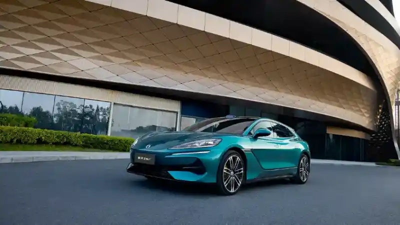 Mobil Listrik Denza Z9 GT Hadir, Menawarkan Performa Jarak Tempuh Maksimal