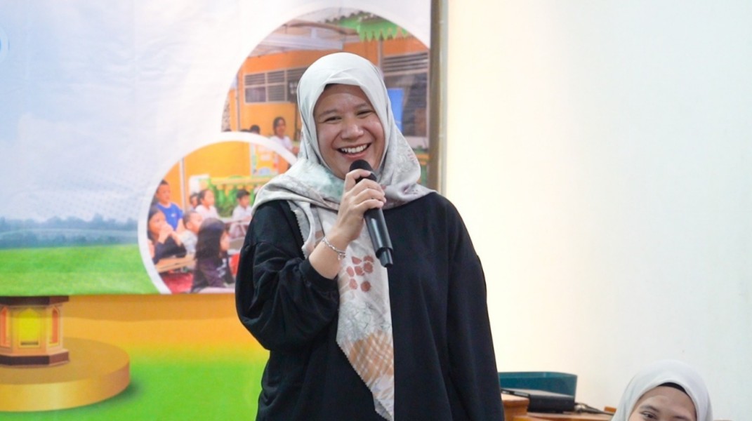 PLN Enjiniring menyebarkan semangat Ramadan melalui kegiatan sosialisasi keselamatan listrik bagi siswa TK Mawaddah agar anak anak mengenal listrik dengan aman