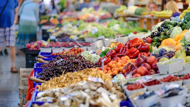 Belanja Online Ubah Wajah Pasar Tradisional