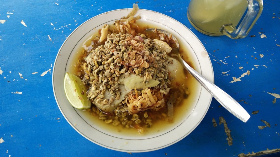 Rekomendasi 8 Lontong Kupang Surabaya Jadi Favorit dengan Sambal Petis