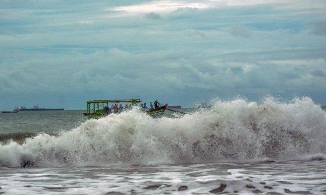 Waspadai Banjir Rob dan Gelombang Tinggi 7 Oktober 2025