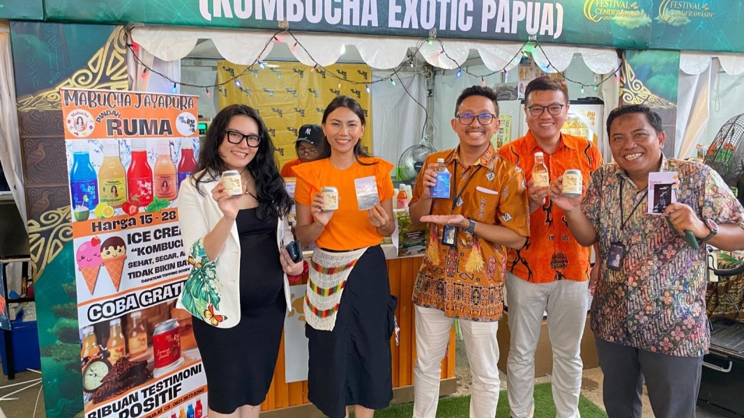 Hari Pelanggan Nasional Memberi Kesempatan Bank Mandiri Menegaskan Komitmen Melayani Nasabah Melalui Program UMKM Layanan Digital Mudah Dan Filosofi Dari Hati Memberi Arti Indonesia