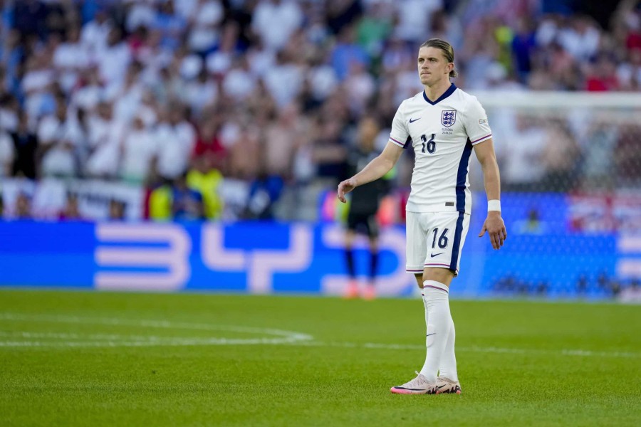 Manchester United Bidik Gelandang Baru, Fabrizio Romano Buka Identitas Incara