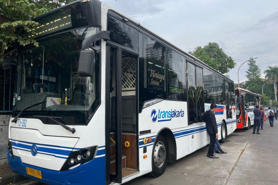 Hari Kartini 2025, Perempuan Naik Transportasi Umum Jabodetabek Gratis: Pemprov DKI Perluas Integrasi Layanan