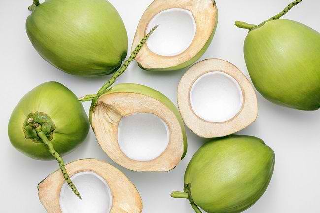 Manfaat  Buah Kelapa untuk Tubuh Sehat dan Berat Badan Ideal