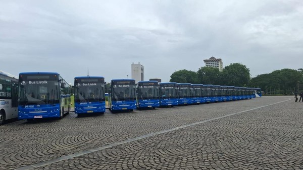 Transjakarta Operasikan 200 Bus Listrik di 13 Rute: Efisiensi dan Ramah Lingkungan