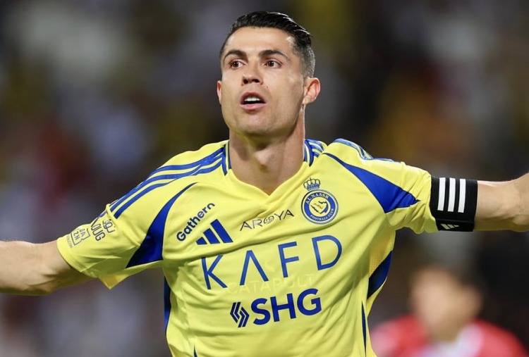 Gejolak di Riyadh: Cristiano Ronaldo Pertimbangkan Hijrah ke Amerika Serikat Menyusul Messi