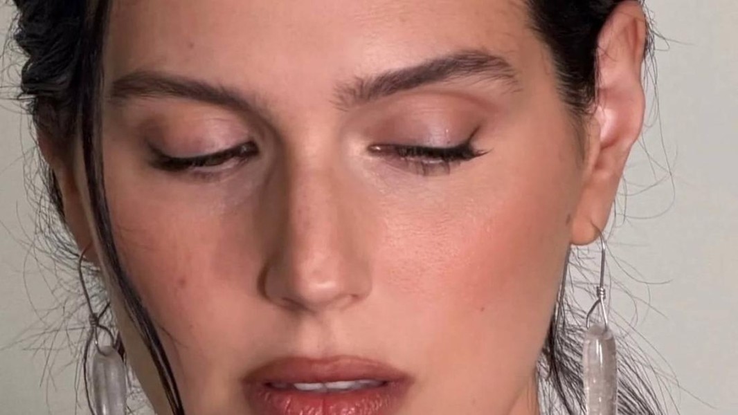 Kenalan Dengan Blurring Makeup, Tren Favorit Cantik Ala Gen Z