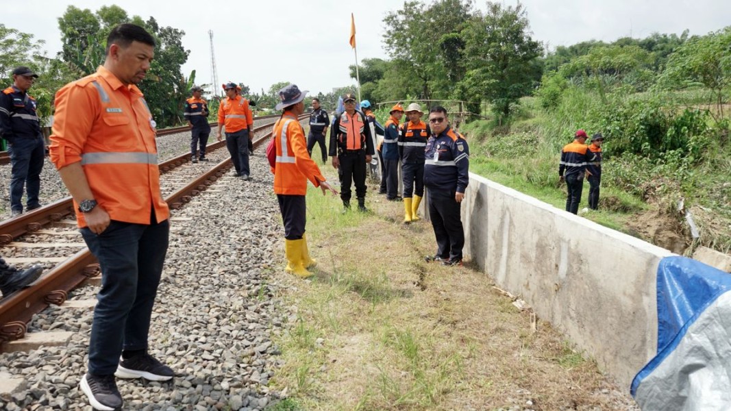 KAI Daop 4 Semarang Intensifkan Pemeriksaan Titik Rawan Jalur KA untuk Jaga Keselamatan Penumpang