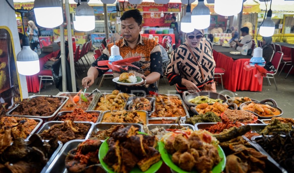 Festival Kuliner Minangkabau Pikat Warga Bogor