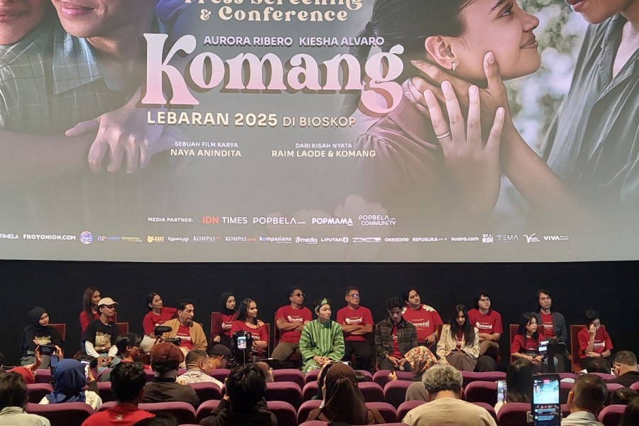 Artis Film Komang Sapa Penonton di Mojokerto: Kejutan dan Haru di CGV Sunrise Mall