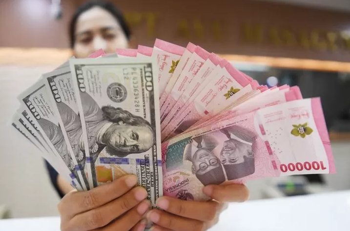 Kurs Dollar Rupiah Jatuh di Awal Pekan: Pantau Pergerakan Terbaru di BCA