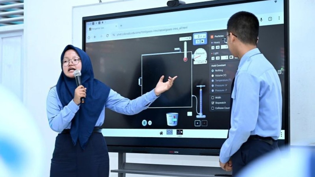 Papan Interaktif Digital Permudah Pemahaman Konsep Sains Melalui Visualisasi Pembelajaran