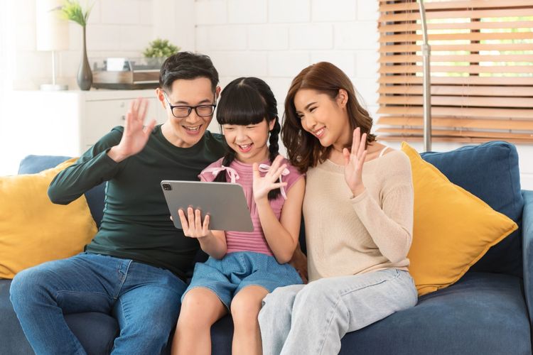 Peran Orang Tua Atur Batasan Gadget Gen Z