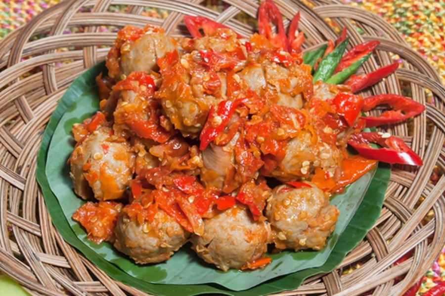 Resep Oseng Mercon Ayam dan Bakso, Sensasi Pedas Meledak di Lidah
