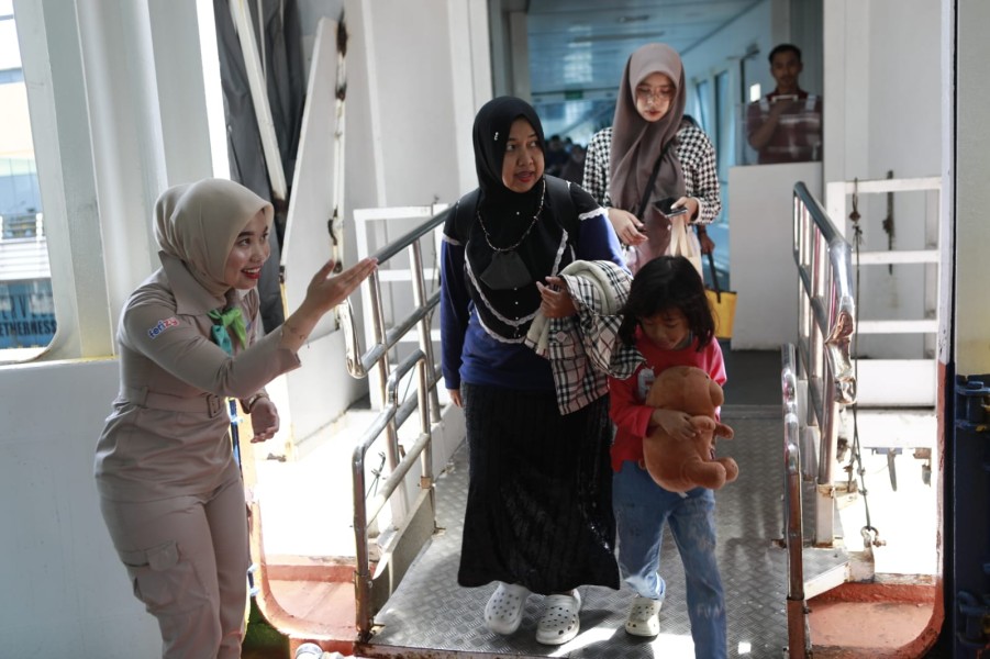 ASDP Jadi Andalan Pelayanan Transportasi Laut Long Weekend Waisak dengan Jumlah Penumpang Mencapai 400 Ribu Lebih
