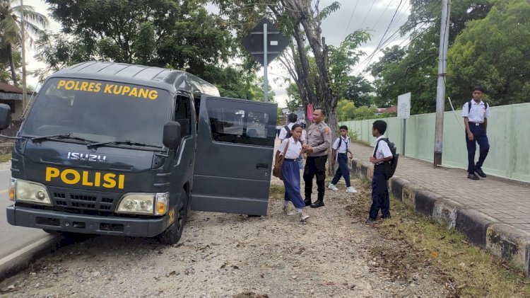 Polres Kupang Tambah Armada Layanan Antar Jemput Sekolah, Dukung Pendidikan dan Kurangi Beban Transportasi Pelajar
