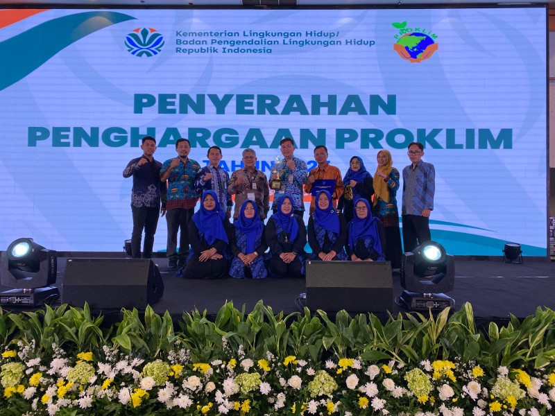 Dukungan CSR UBP Cilegon Berbuah Manis: Proklim RW 02 Margagiri Raih Proklim Utama Trophy 2025