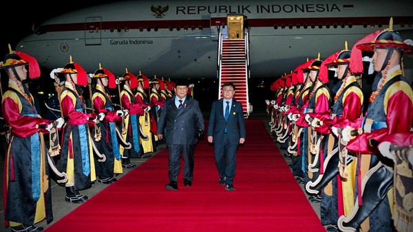 Prabowo Bertemu Presiden Korea Selatan di Blue House Seoul