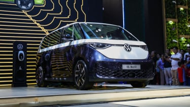 Volkswagen Luncurkan Mobil Listrik ID. Buzz Long Wheelbase di IIMS 2025
