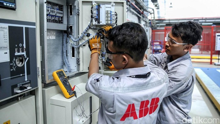 ABB Dukung Transisi Energi Terbarukan di Indonesia melalui Inovasi Proteksi Listrik