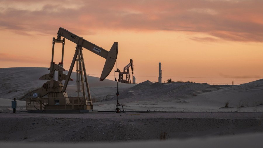 Ketidakpastian Keputusan OPEC+ Tekan Harga Minyak Awal Juli