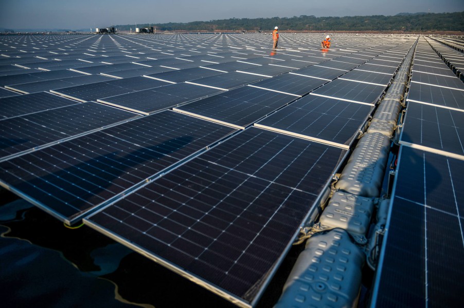 Transisi Energi Terbarukan: Indonesia Siap Tinggalkan Energi Fosil Menuju Masa Depan Berkelanjutan