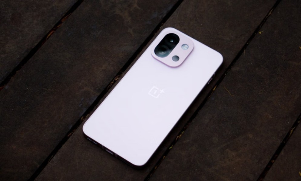 Harga, Performa, Material Keramik dan Performa Flagship OnePlus 15