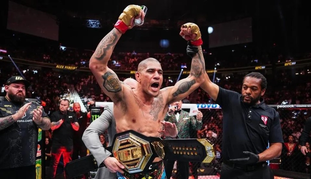 Alex Pereira Teguhkan Tekad Pulih Demi Laga Bersejarah UFC di Gedung Putih