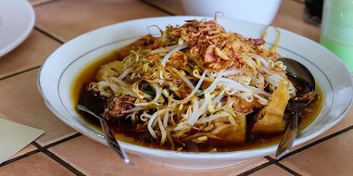 Rekomendasi 8 Lontong Balap Surabaya Legendaris dengan Cita Rasa Otentik