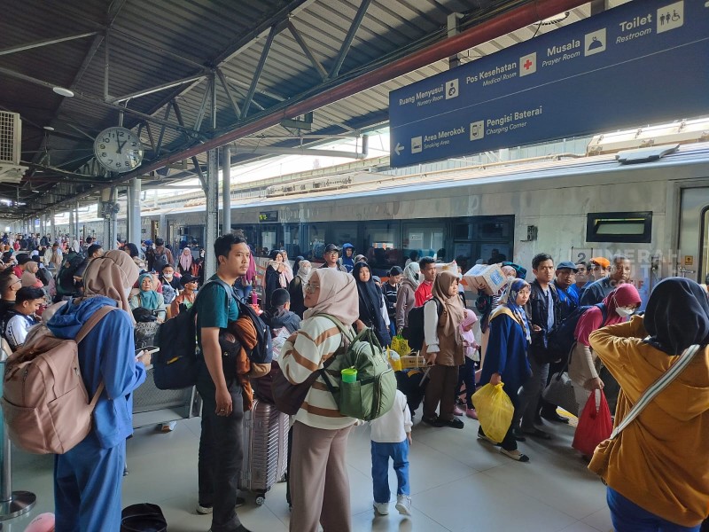 KAI Daop 1 Layani Lonjakan Penumpang Kereta Api Selama Libur Sekolah