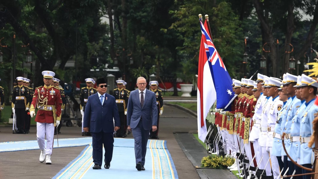 Presiden Prabowo Subianto Tunjukkan Sikap Hormat dan Diplomasi Hangat di Upacara Kenegaraan Australia