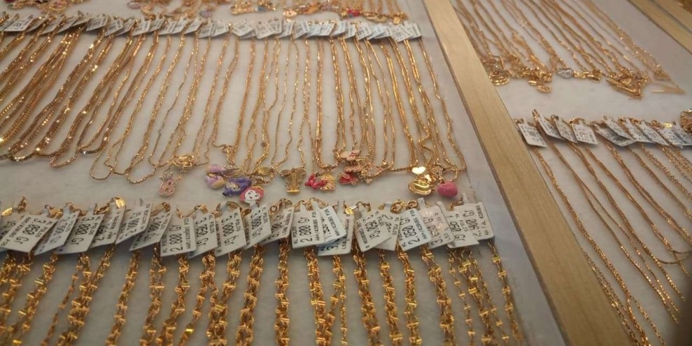 Harga Emas Perhiasan Terbaru Tetap Stabil, Prospek Investasi Masih Menjanjikan