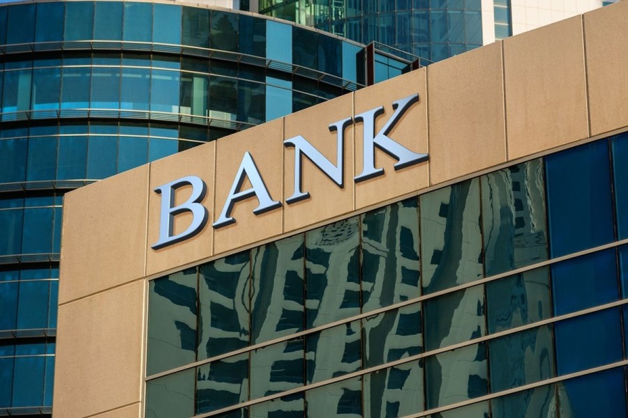 Laba Bank Umum Semester I 2025 Tumbuh, Beban Bunga Jadi Tantangan