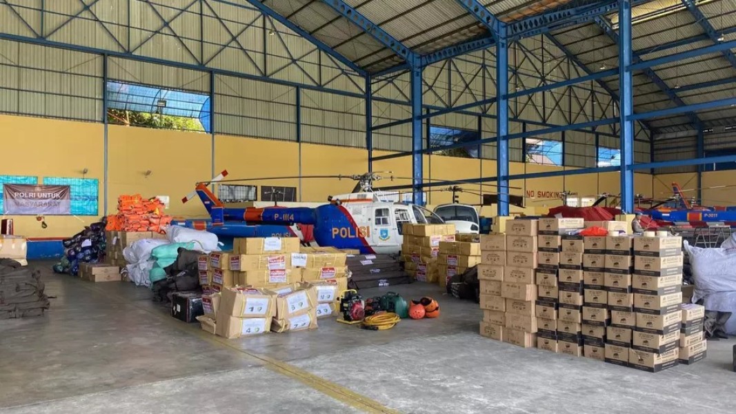 Polri Percepat Distribusi Logistik Pasca Bencana Lewat Jalur Udara