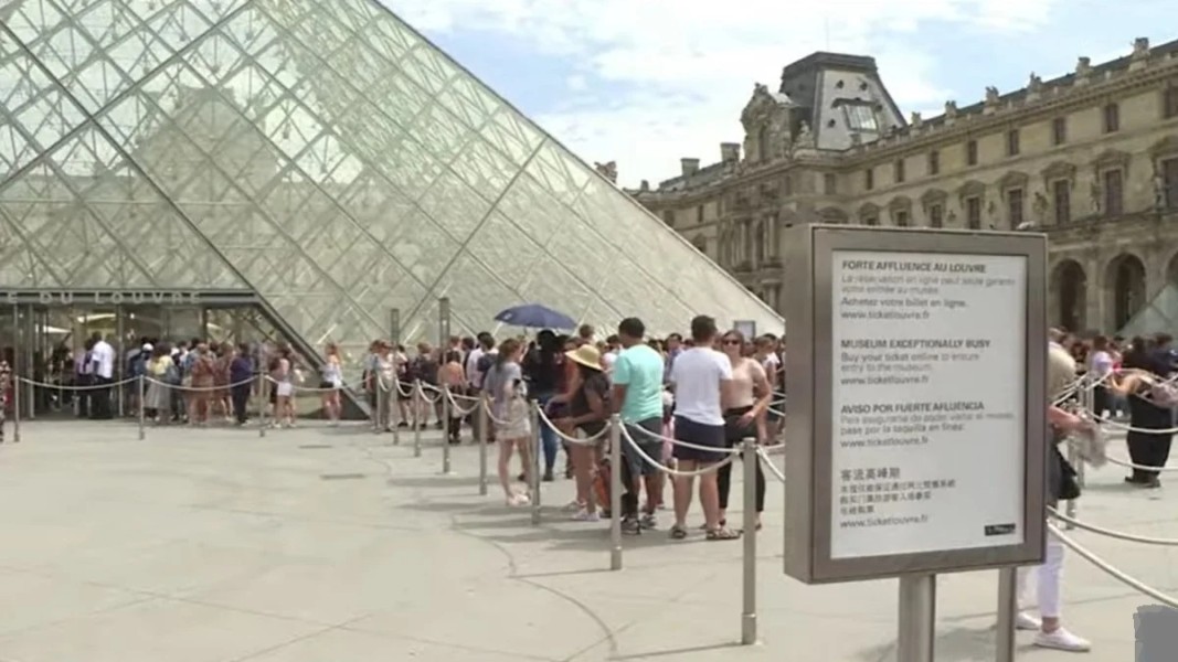 Kenaikan Harga Louvre 2026 Picu Polemik Wisata Global