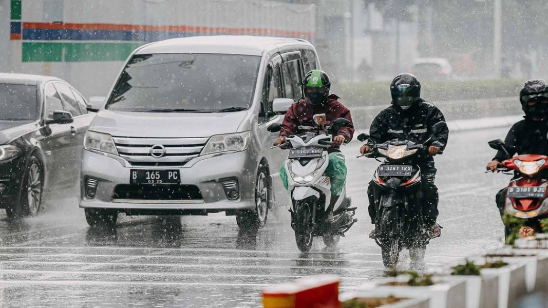 BMKG Peringatan Dini Cuaca Indonesia 7 April 2026 Waspada Hujan Lebat Petir