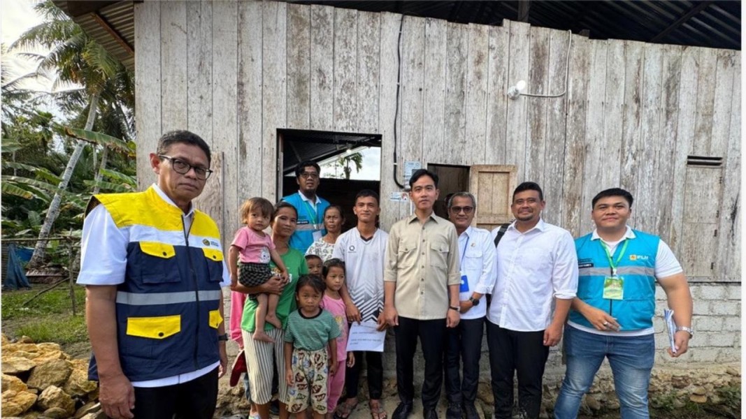 Puluhan Tahun Gelap, Desa Hilisebua Kini Nikmati Listrik