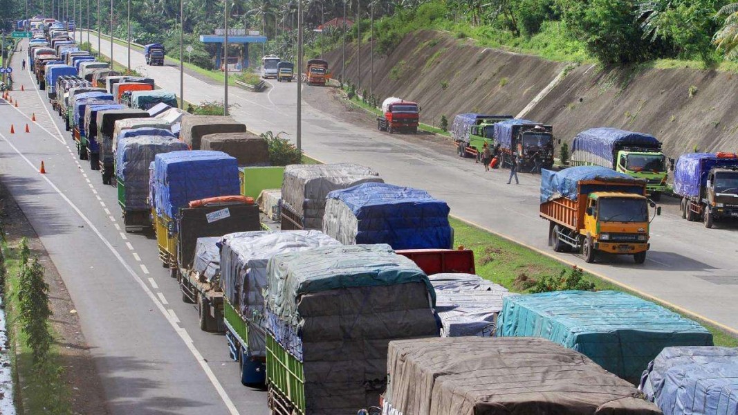 Kemenhub Pastikan Angkutan Logistik Tetap Beroperasi Selama Lebaran 2025