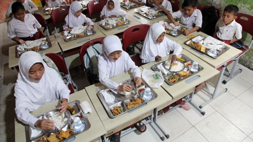 Program Makan Bergizi Gratis Dikaji Dampaknya terhadap Pertumbuhan Ekonomi Nasional