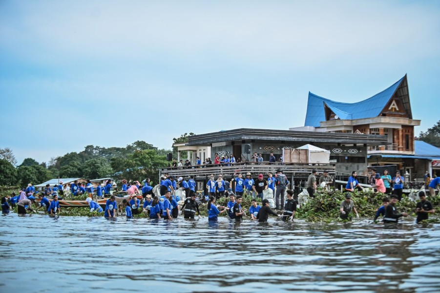 Gerakan Wisata Bersih di Danau Toba: Komitmen untuk Wujudkan Pariwisata Berkualitas dan Berkelanjutan