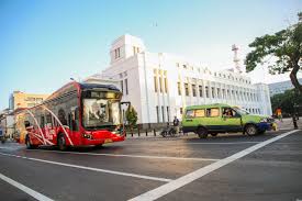 Inovasi Transportasi di Surabaya: Bus Suroboyo, Solusi Kemacetan dengan Pembayaran Unik