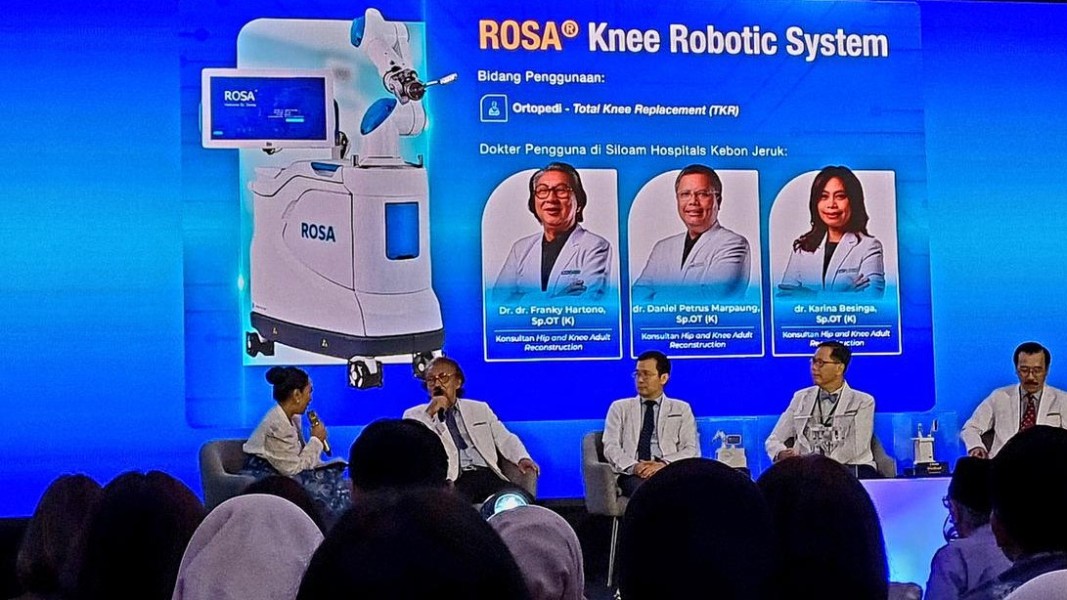 ROSA Robot Bedah Lutut Presisi Bantu Dokter Operasi
