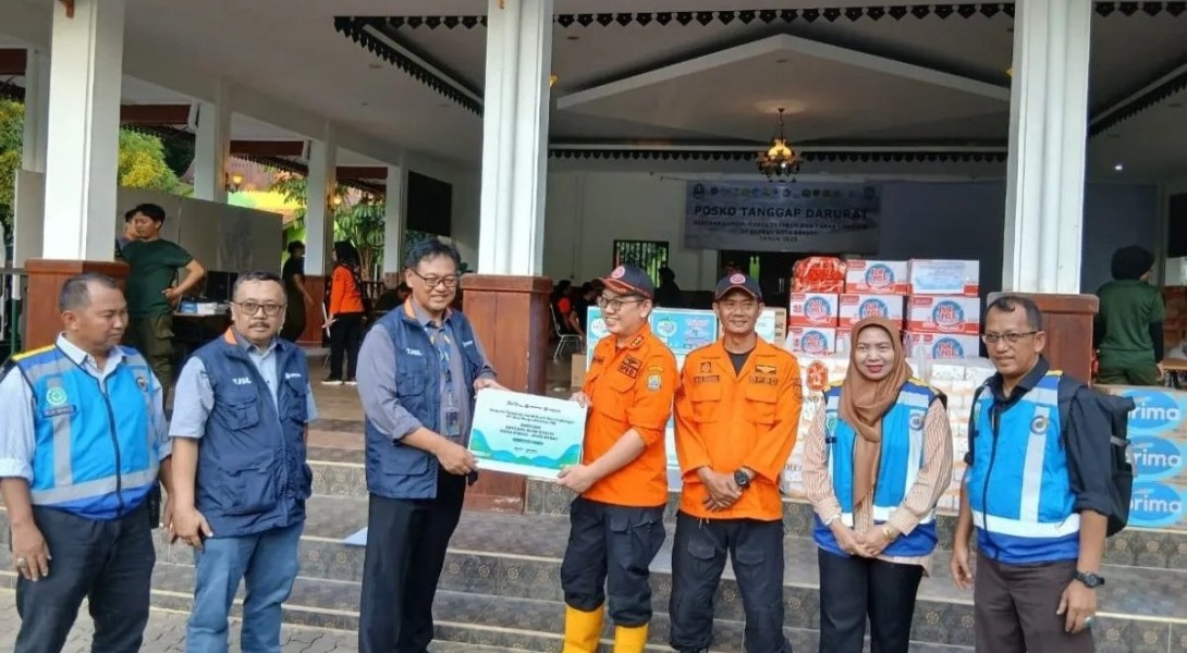 Jasa Marga Bantu Korban Banjir Cawang