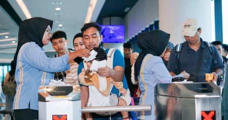 Penumpang Pesawat Turun, Transportasi Laut Justru Naik September 2025