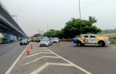 Jalan Lintas Timur Km 73 83 Berlakukan Sistem Buka-Tutup, Dua Unit Trado Disiapkan untuk Penyeberangan Warga