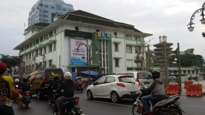 Pameran Ekosistem Kendaraan Listrik Terintegrasi Milik PLN Di Ajang IIMS 2026