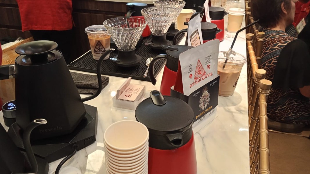 Jerry Hermawan Lo Hadirkan Roemah Koffie di World of Coffee 2025